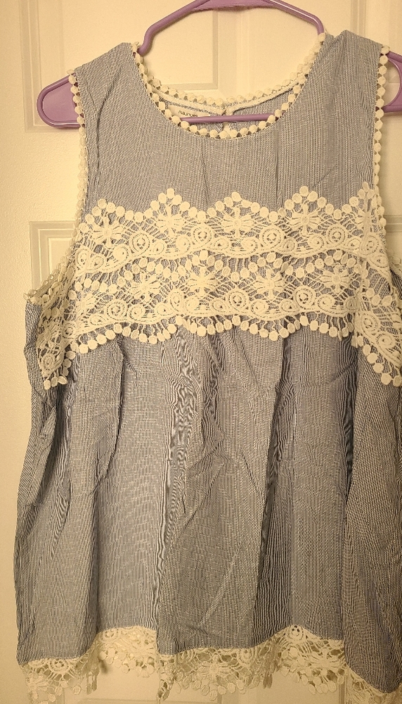 Maurices XL Sleeveless Shirt w/ Lace Trim